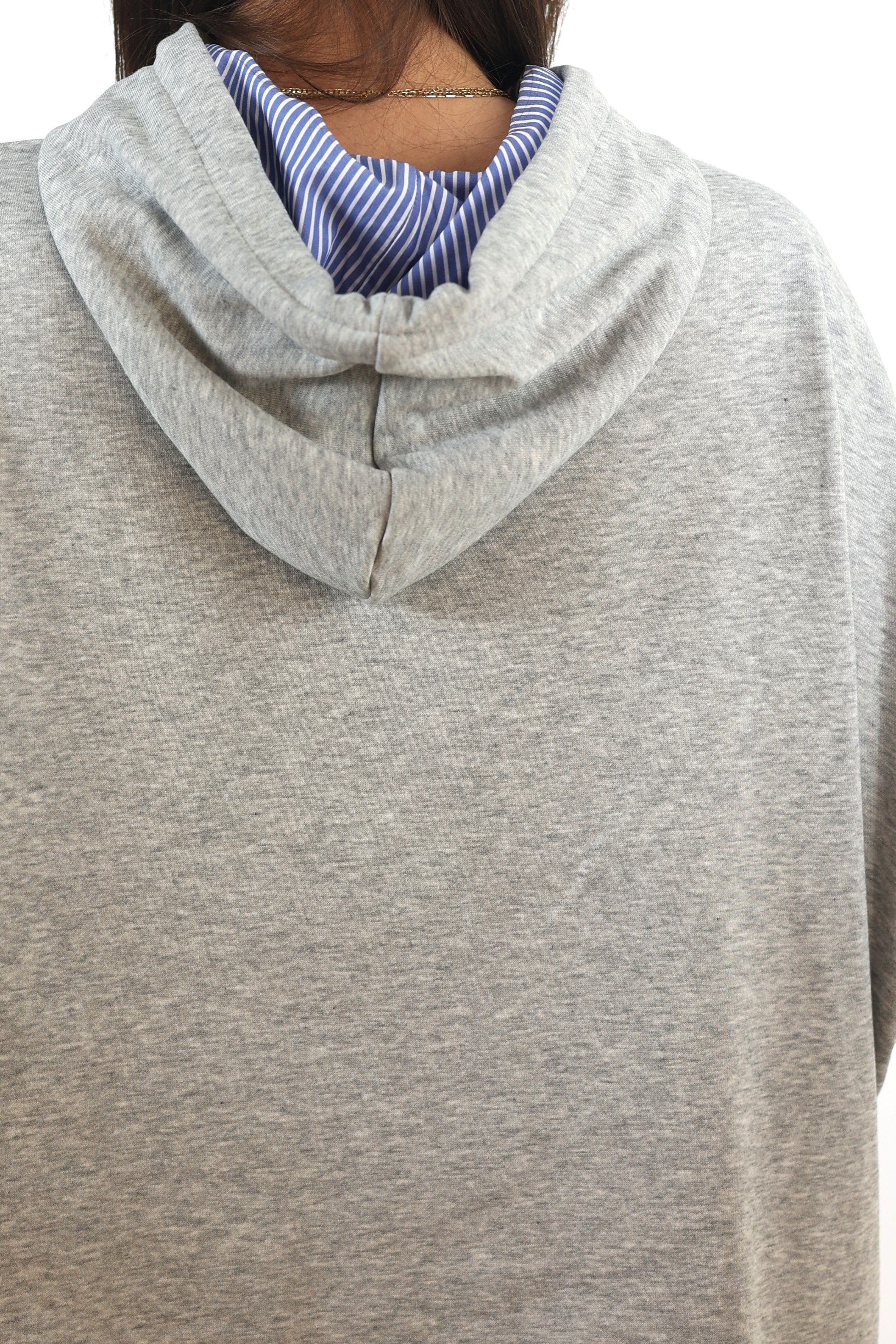 PULL À CAPUCHE CALI